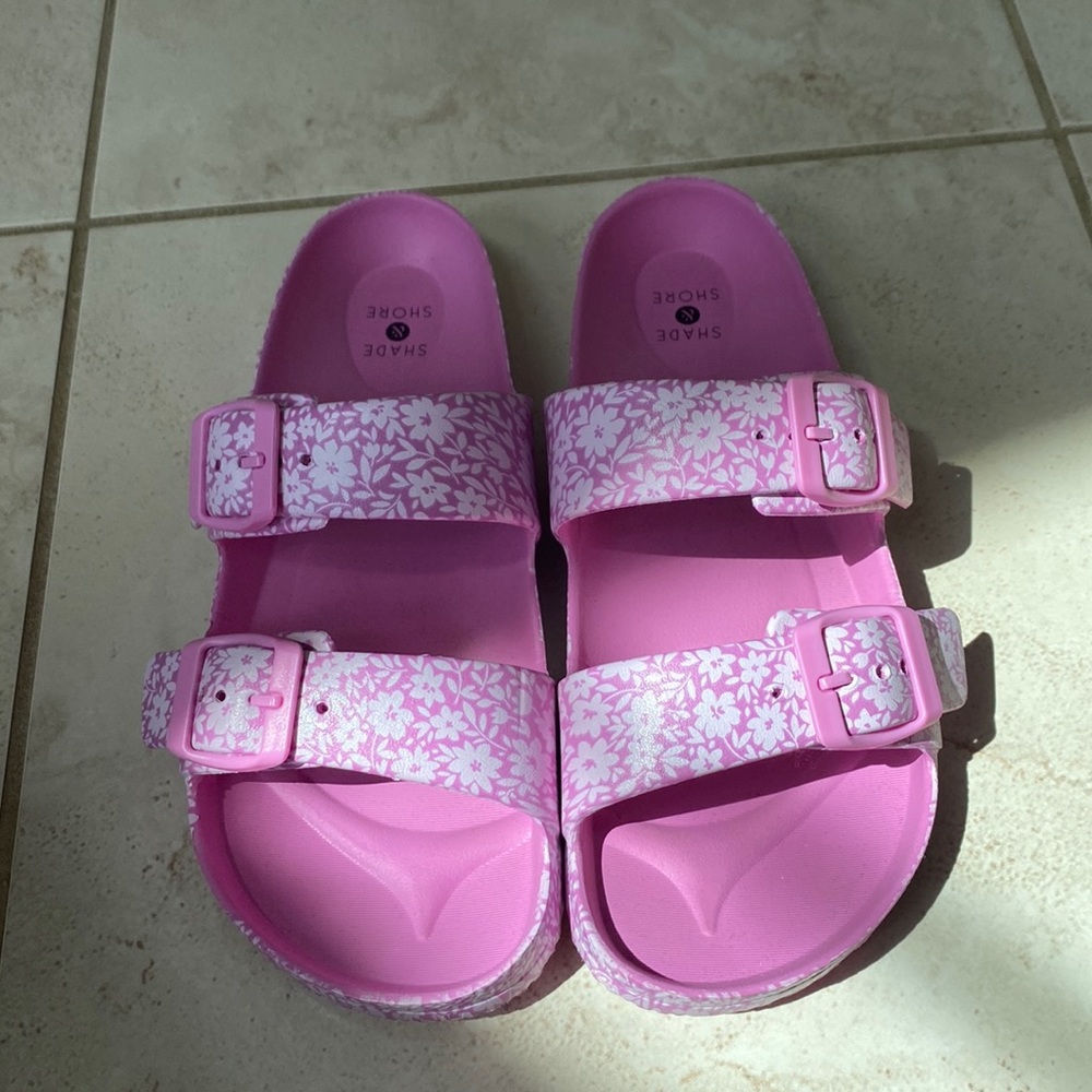 Pink flowered Shade and Shore Sandals.